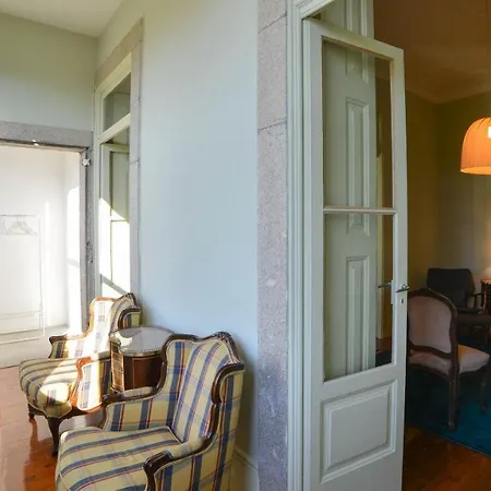 Maison Des Amis * Порту